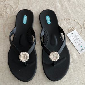 Oka B flip flops BNWT